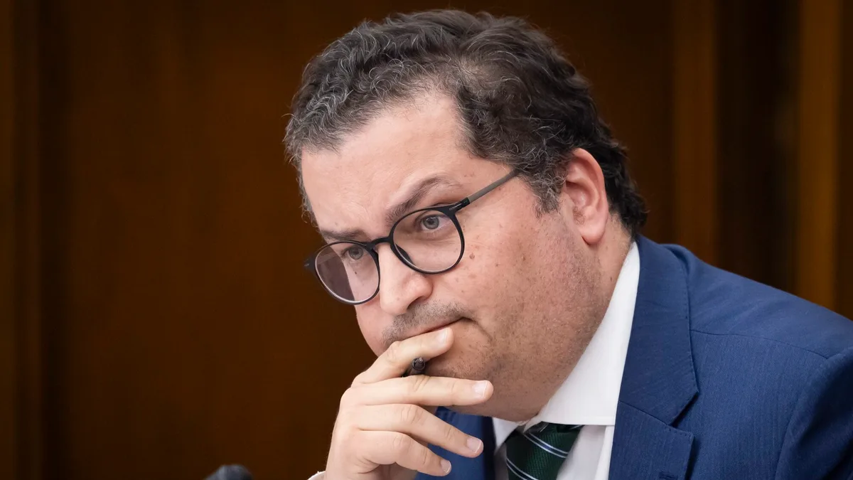 Nova série não trava queda dos Certificados do Tesouro e stock afunda pelo 58.º mês consecutivo