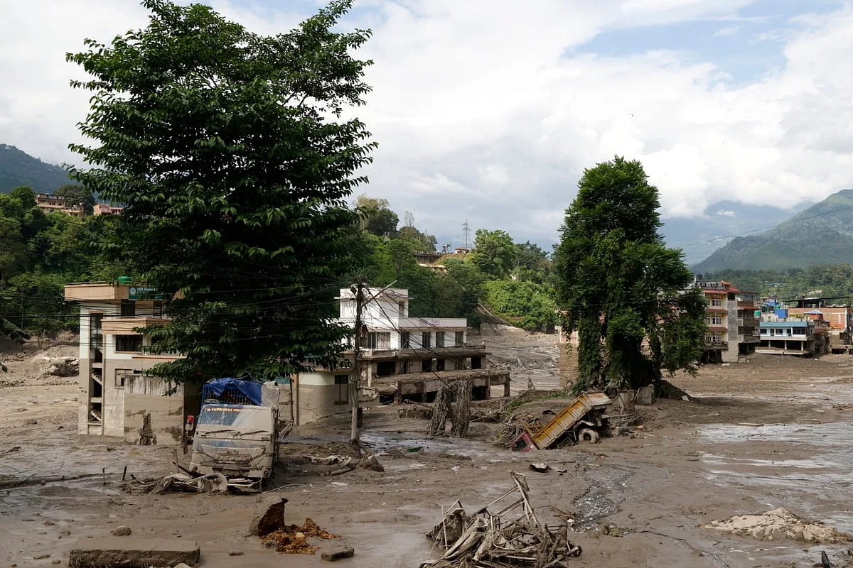 Dois portugueses entre os mais de 900 desaparecidos em deslizamento de terras no Nepal que fez 160 mortos