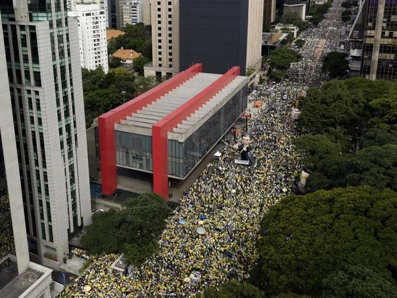 Presidenciáveis vão às ruas em 7 de Setembro marcado por crise no STF
