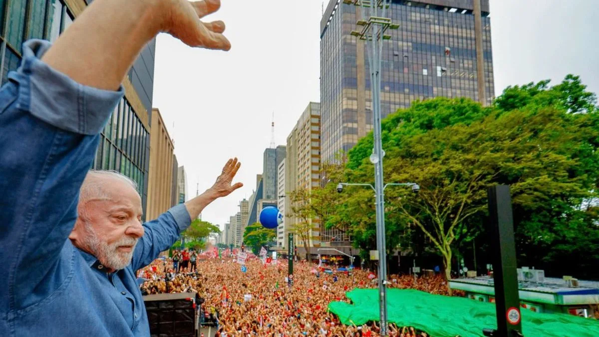 Veja como foi o ato pró-Lula na Paulista, que ocupou 7 quarteirões, reunindo artistas e lideranças de esquerda