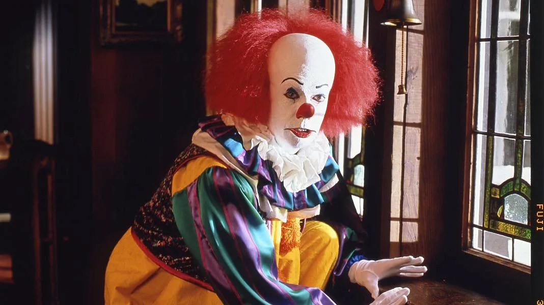 Mort de Tim Curry : Son rôle culte dans « Ça » a traumatisé des générations, et l’acteur aussi