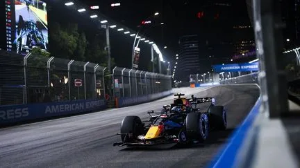 Max Verstappen partira en pole position du Grand Prix de Singapour, devant les Ferrari de Charles Leclerc et Lewis Hamilton