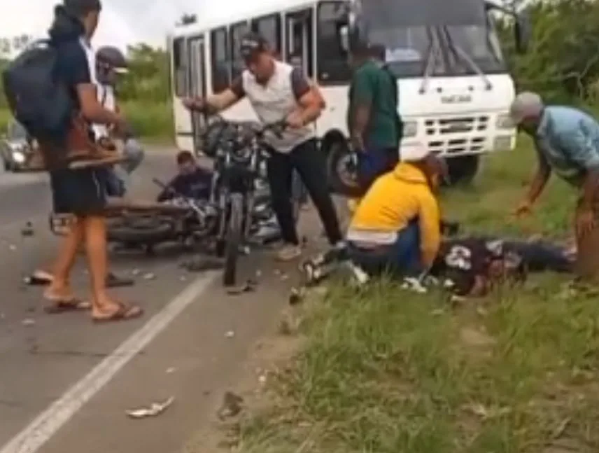 Tres heridos tras choque entre motos en la Troncal 10