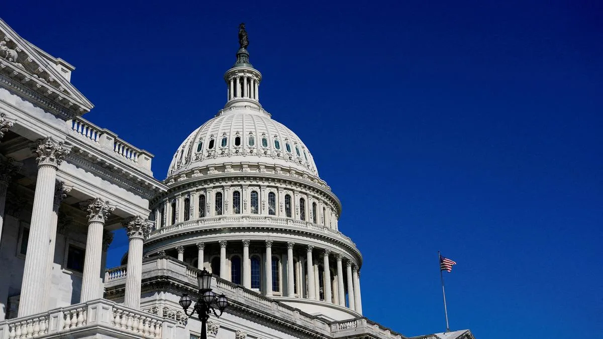 US senators weigh requiring AI giants to commit to preventing catastrophe