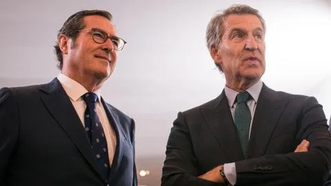 Garamendi tutela al PP y a Vox en el inicio de campaña: pensiones, SMI, bajas y huelga general