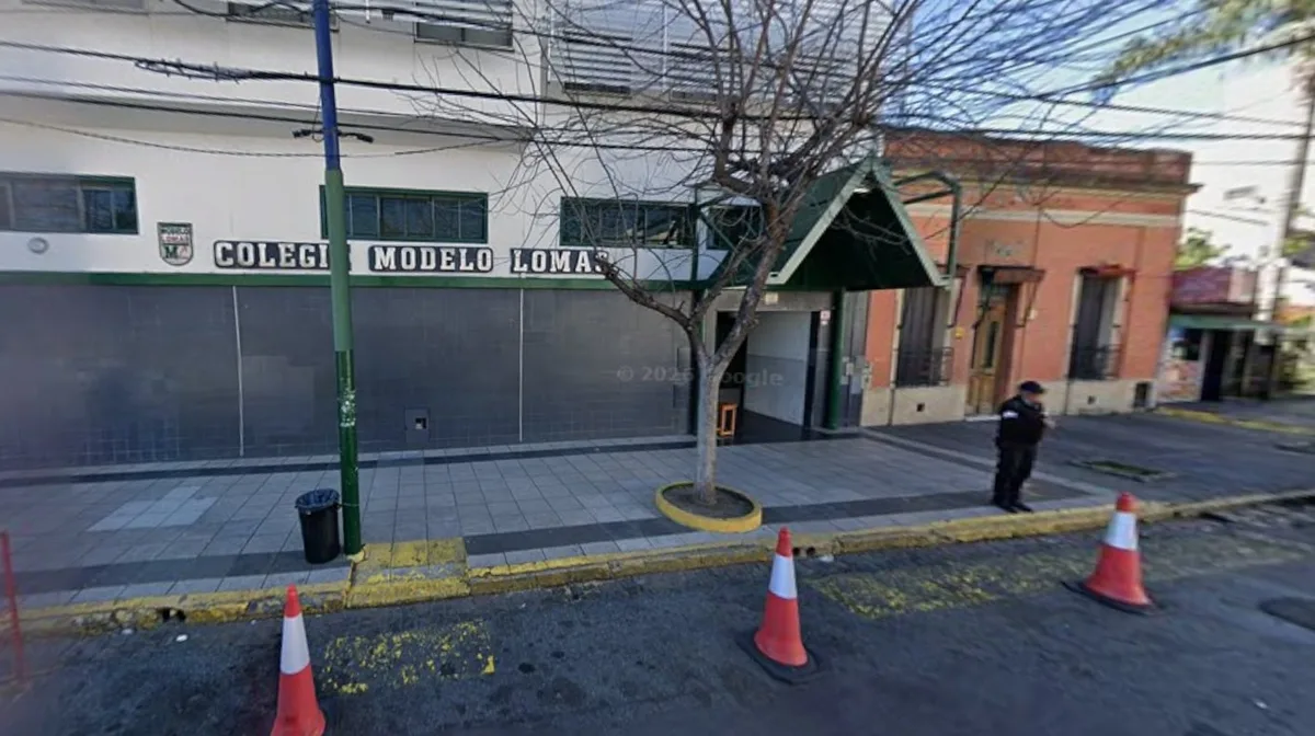 Denunciaron a alumnos de un colegio por crear imágenes de compañeras desnudas con IA y venderlas en internet