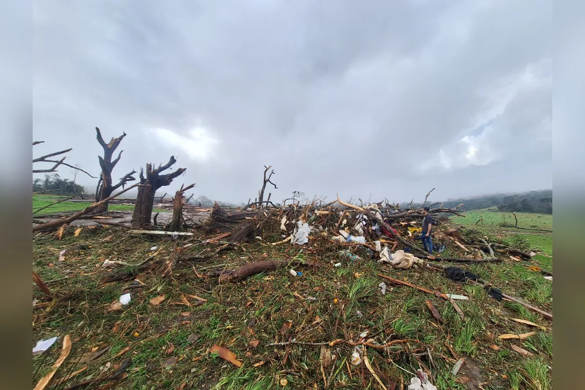 Tornado no PR apresentou ventos de até 332 km/h, segundo Simepar