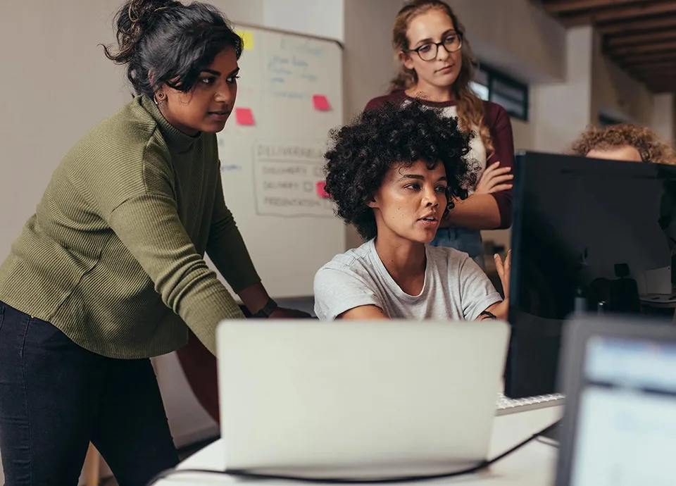 Trabalhadores em ‘lay-off’ caem 5,5% em julho para 3.759