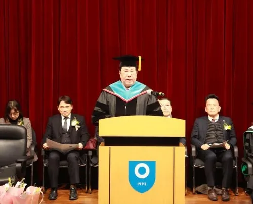 우오현 SM그룹 회장, 여주대에 70억 쾌척…신입생 장학금 보전