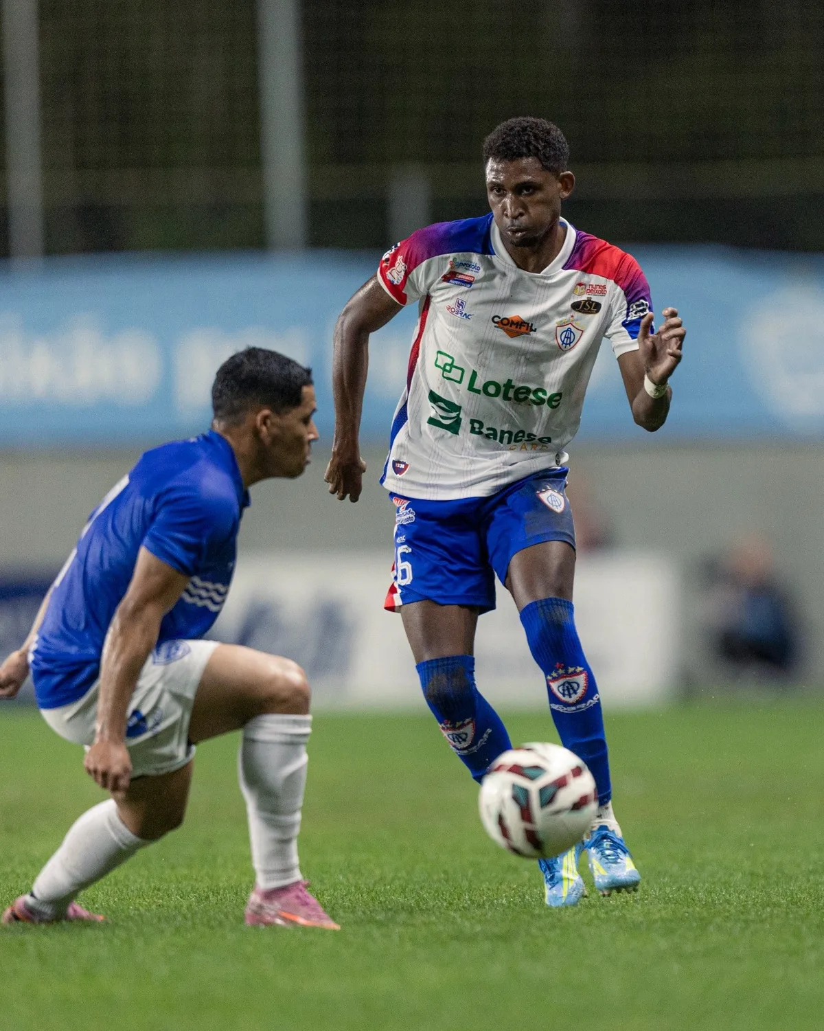 Dupla de defensores desfalca Itabaiana por suspensão contra o Maranhão