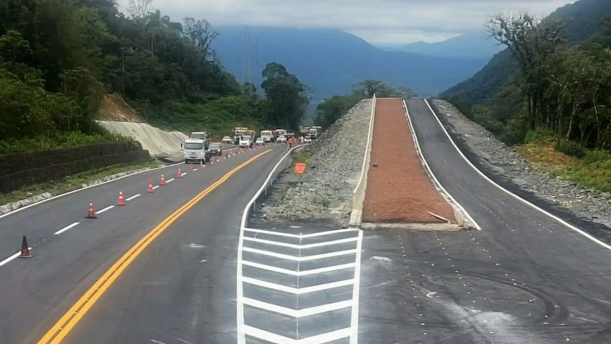 Primeiro ‘salva-vidas’ para caminhões sem freios fica 100% pronto na Serra Dona Francisca; segunda estrutura está perto de ser concluída na SC-418