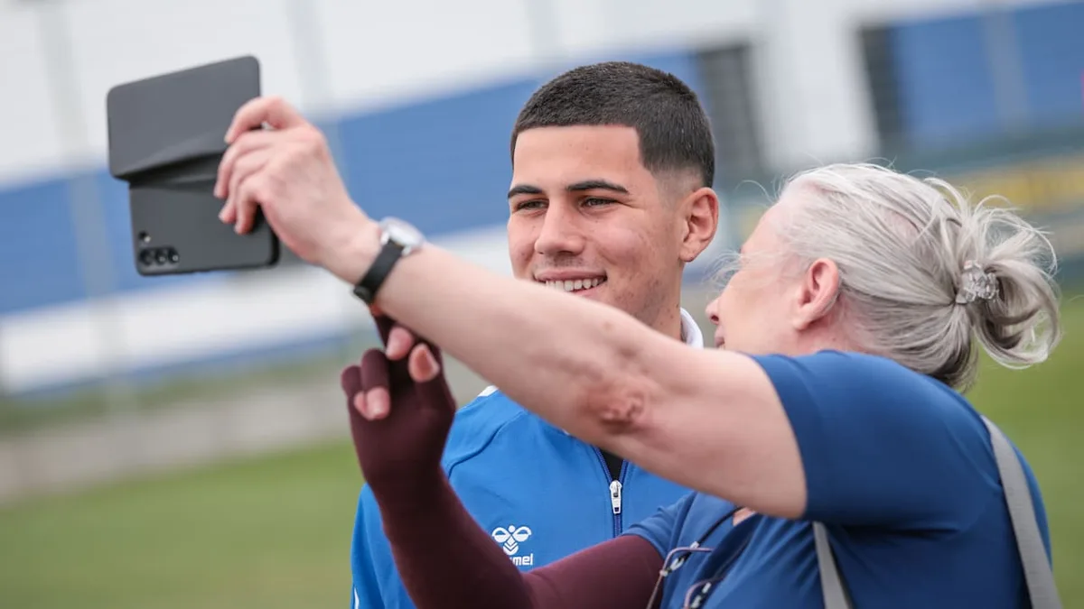 Felipe Chávez angekommen - Magdeburg-Fans feiern schon das Bayern-Juwel