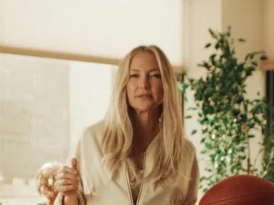 WATCH: Kate Hudson welcomes the Super Bowl back to Los Angeles