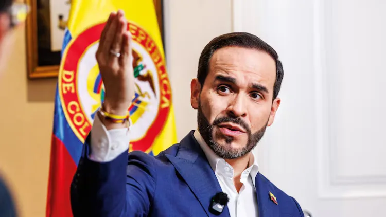 Governo Espriella encerra noticiários das ‘Emissoras da Paz’ na Colômbia