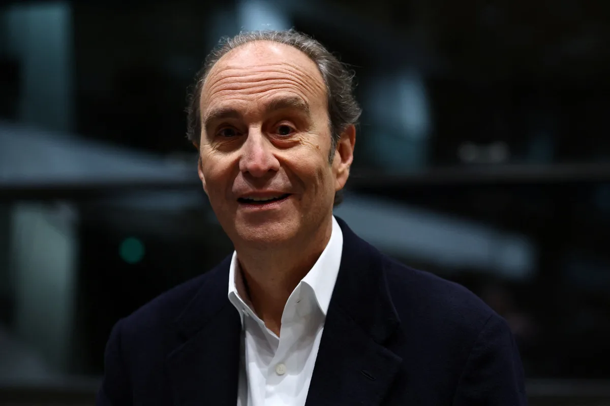 Xavier Niel gasta USD 182 millones en despidos y jubilaciones en Latinoamérica