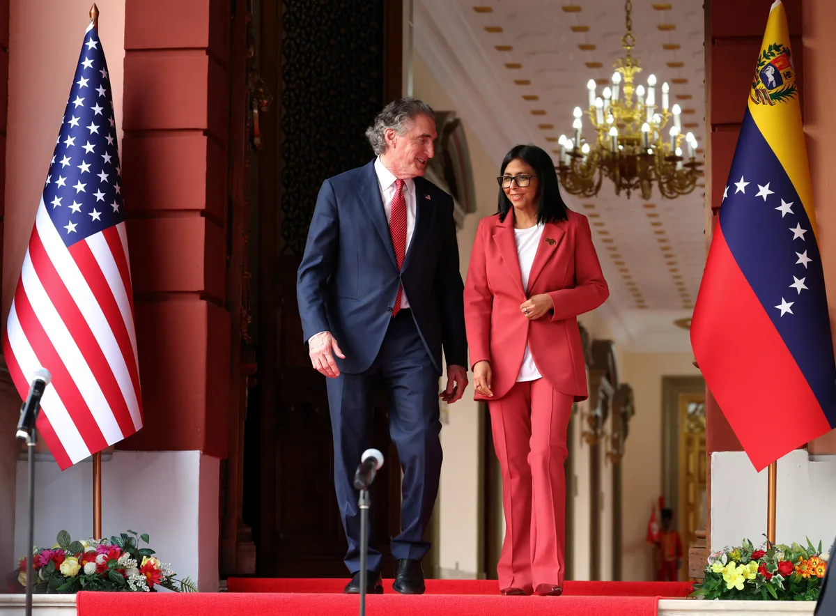 Estados Unidos busca convertir a Venezuela en un nuevo centro energético mundial para desplazar a Medio Oriente