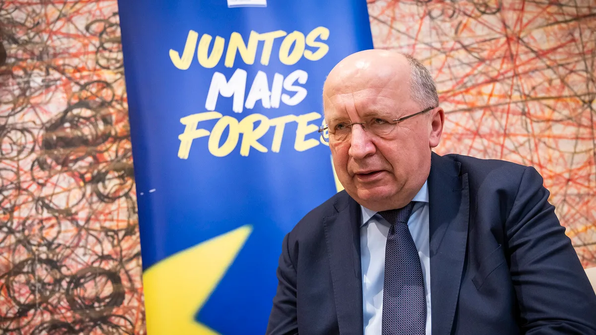 Roménia recebe primeiro pagamento de 2,5 mil milhões de euros do SAFE