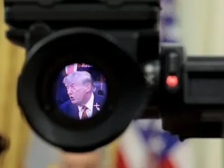 Conflit entre Donald Trump et les médias : la Maison-Blanche lance « Trump TV », qui diffuse les discours du président