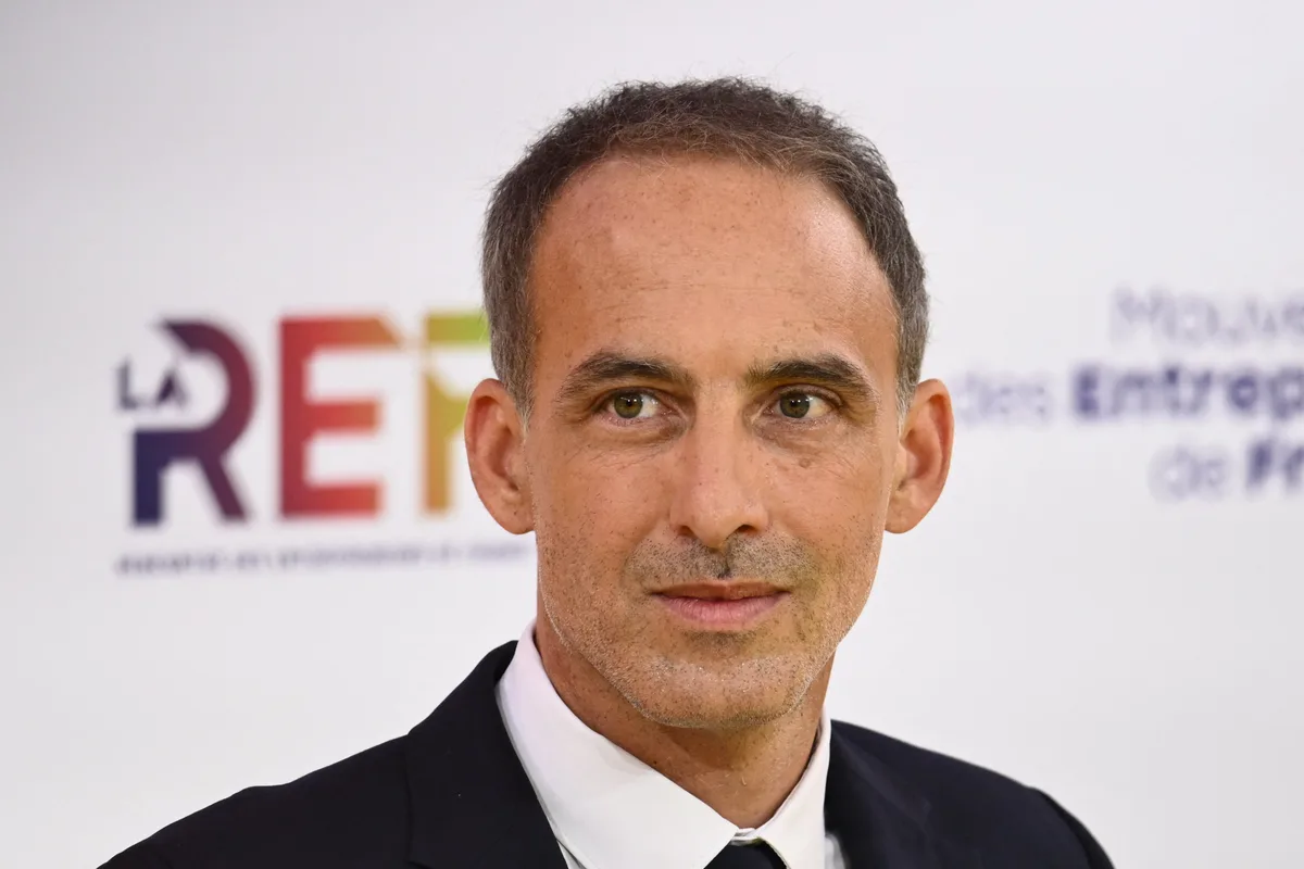 L'erreur de Raphaël Glucksmann, la droite se lasse de Pierre-Edouard Stérin