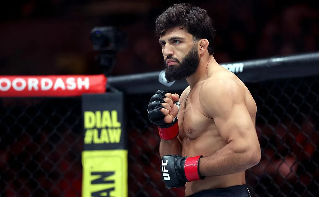 Царукян получил бонус $100 тыс. после победы нокаутом на турнире UFC