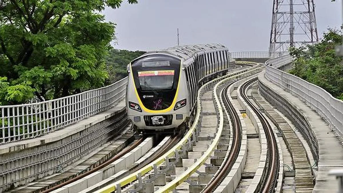 Yellow Line services briefly disrupted after train developed technical snag