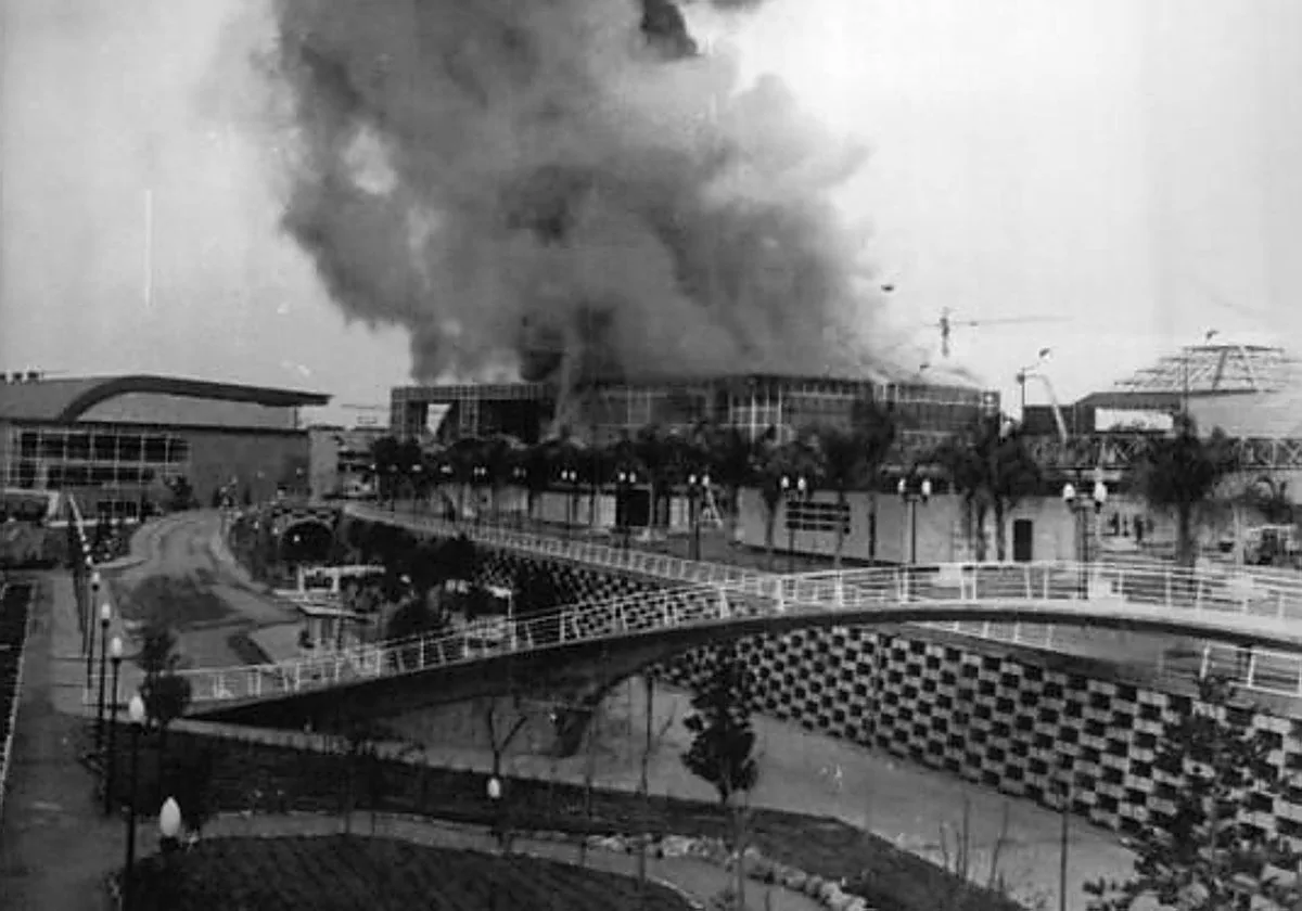 El antecedente del incendio del pabellón de los Descubrimientos en la Expo del 92 sobrevoló en Los Remedios