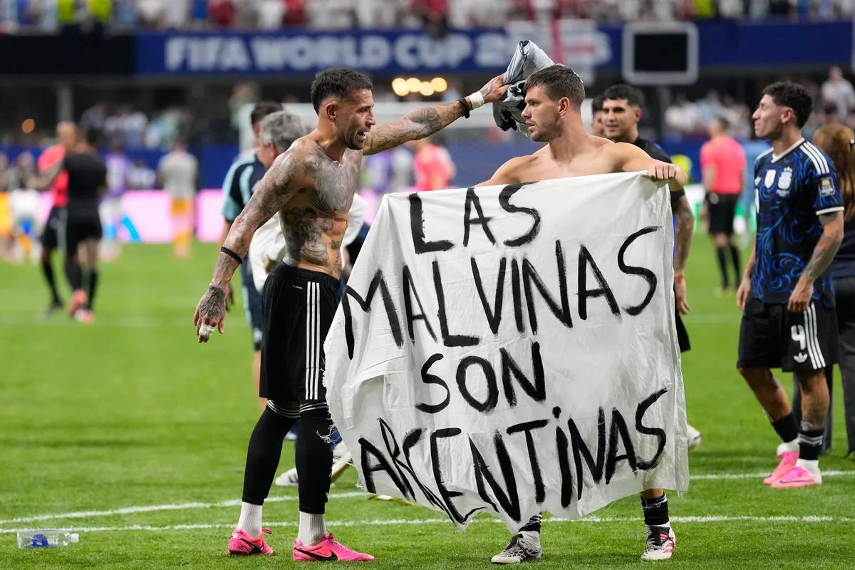 La sanción a la selección por la bandera de “Las Malvinas son argentinas” tras el partido con Inglaterra