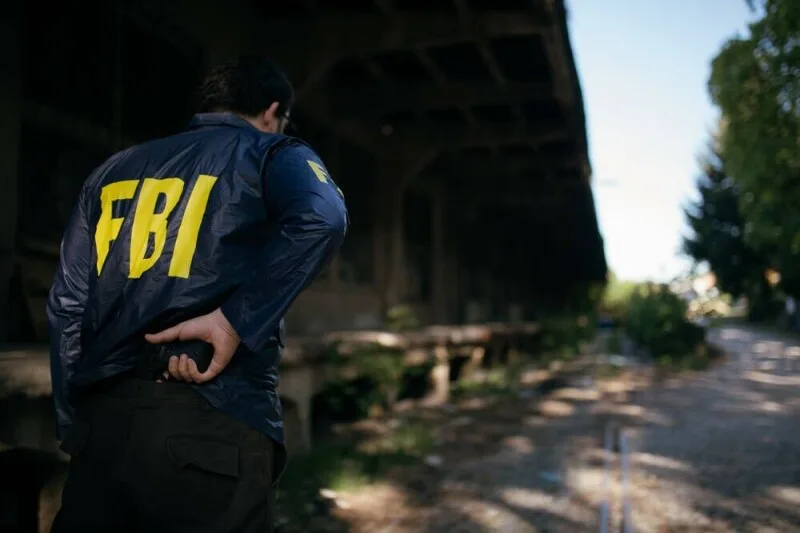 US government snitch-finder pleads guilty to leaking state secrets to foreign spies