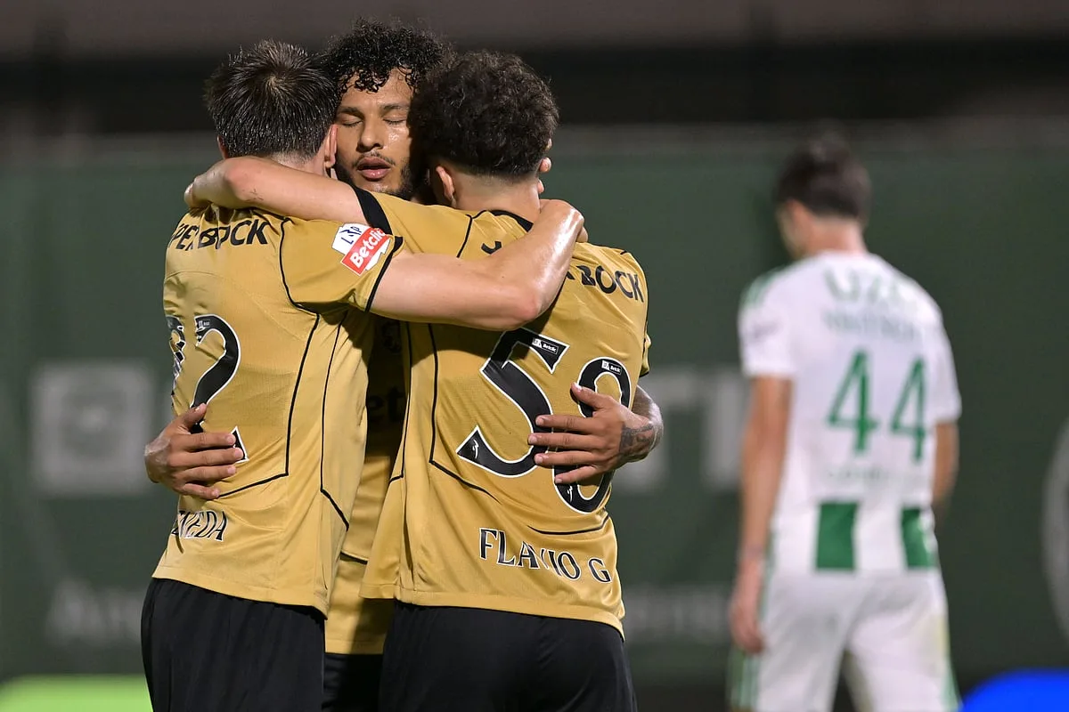 Sporting goleia Rio Ave com quatro golos na primeira parte e assume liderança provisória do campeonato