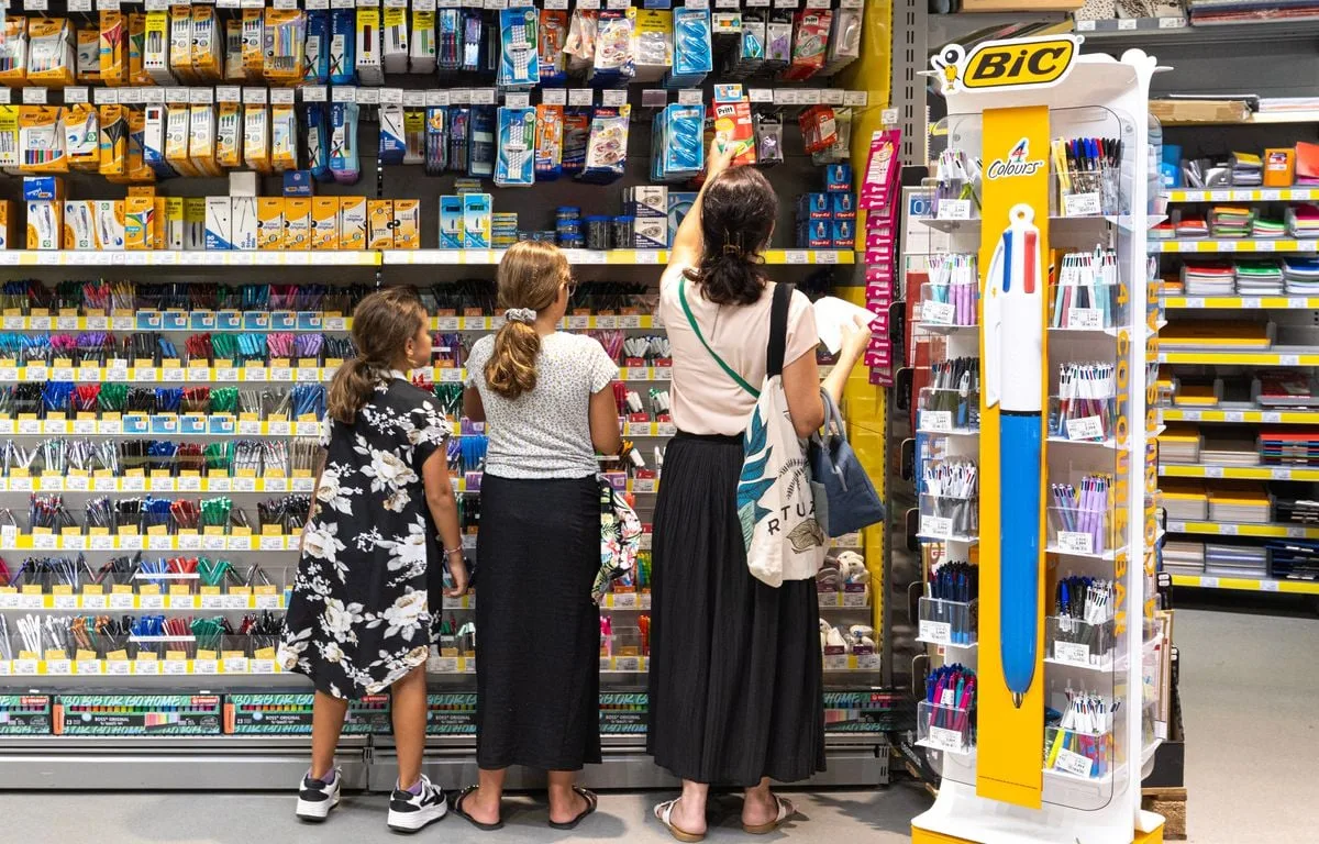 Rentrée 2026 : Le prix des fournitures scolaires recule (mais c’est temporaire)