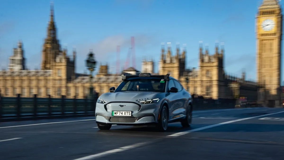 À Londres, des chauffeurs de taxi sont prêts à une guérilla contre les robotaxis