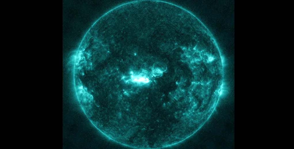 Tempestade solar vai atingir a Terra nos próximos dias de forma moderada e autoridades alertam para possíveis auroras boreais