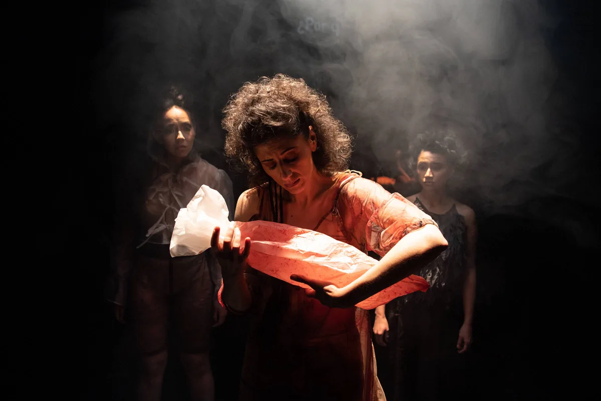 Festival Mirada reúne 15 países e debate tempo, migração e festa na Baixada Santista