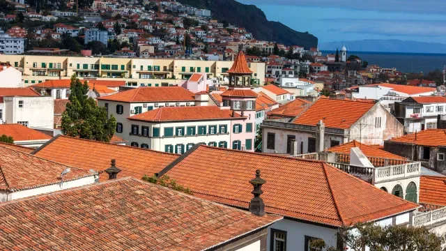 Usa petróleo para atear fogo a marido na Madeira. Vítima em estado grave