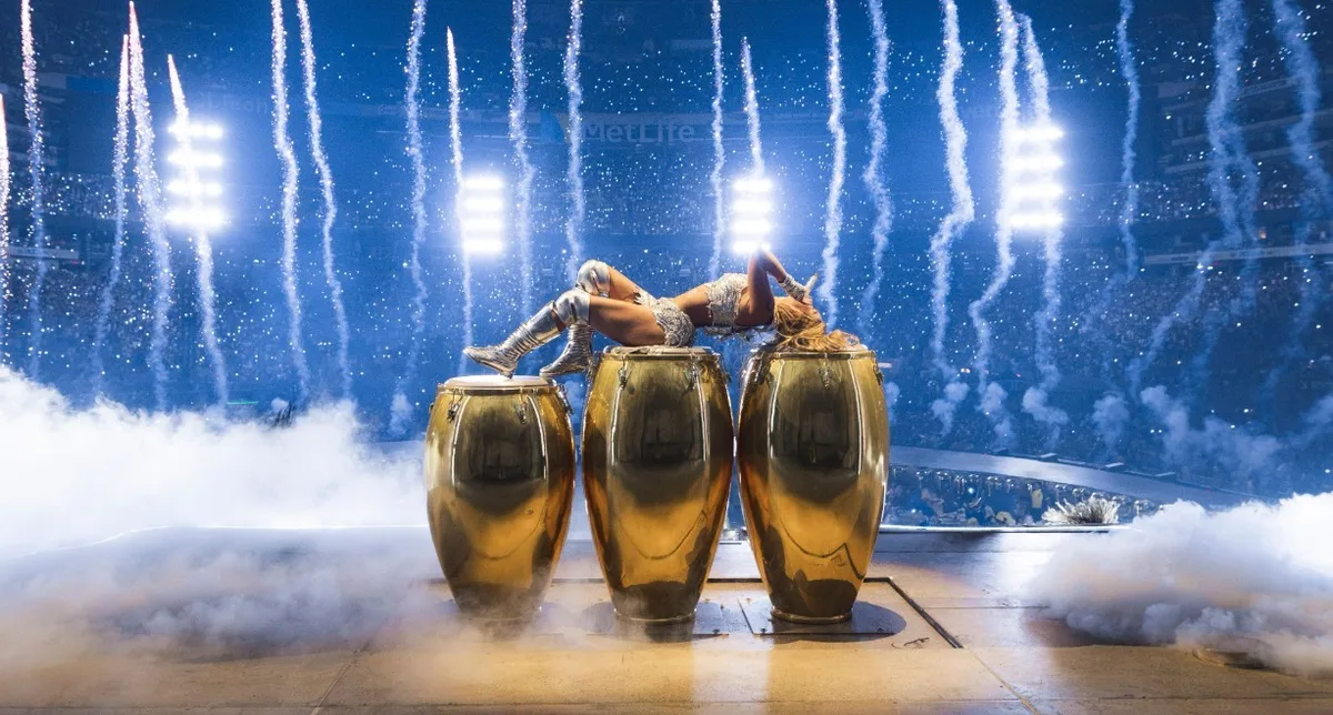 Karol G exalta funk e revela sonho de romper barreira musical no Brasil: 'Tem sido um processo'