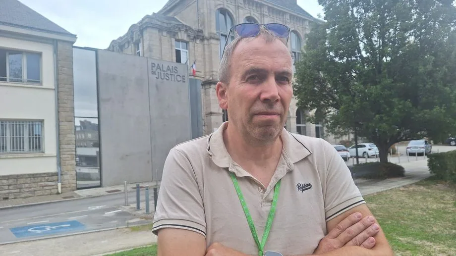 "Tous les jours, on découvre de nouvelles victimes" : la colère monte au procès de l'instituteur pédocriminel à Vannes