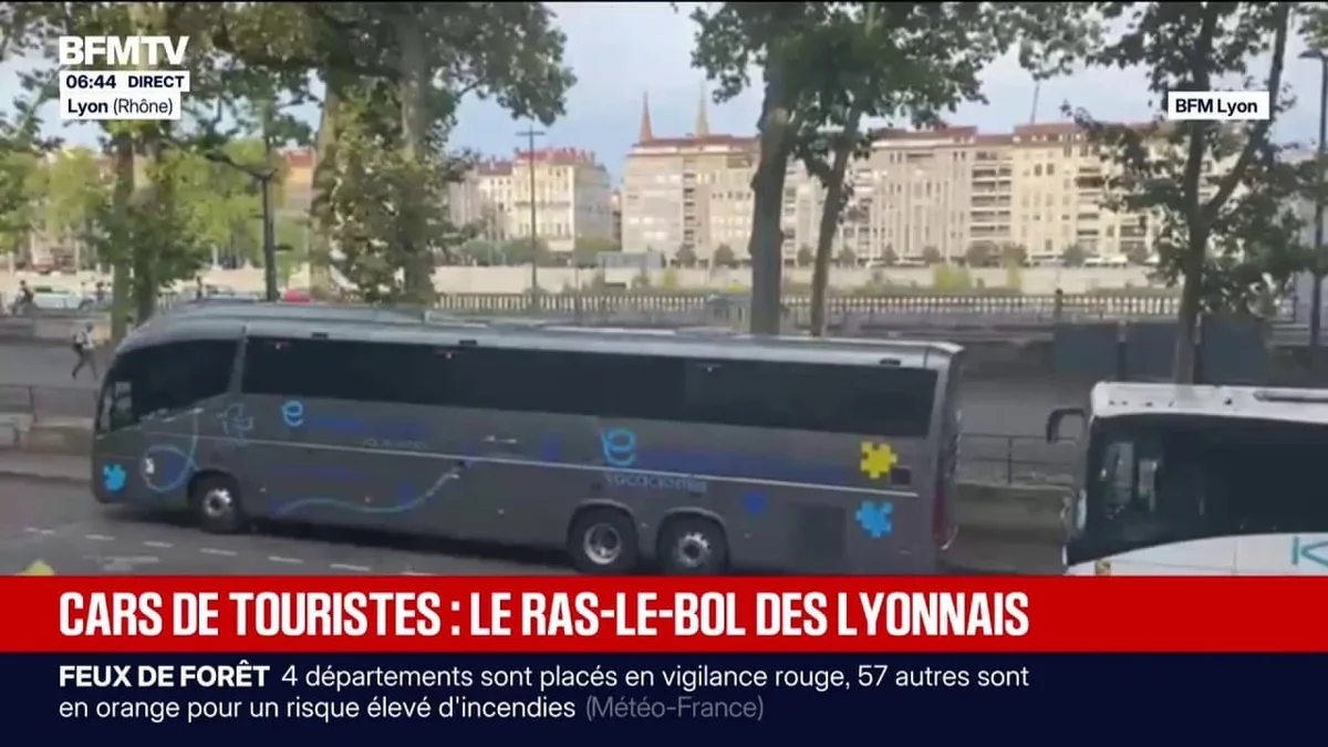 "C'est un bruit constant": à Lyon, les riverains excédés par les cars de touristes