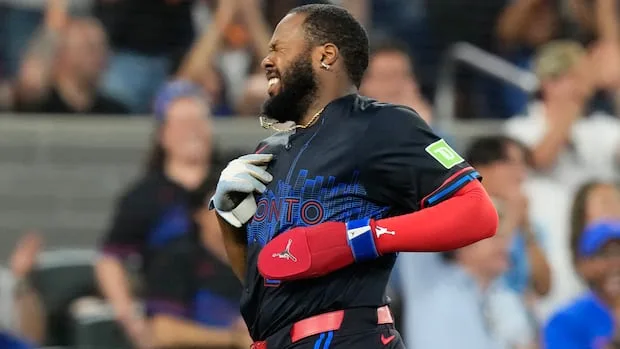 Vladimir Guerrero Jr. exits Blue Jays game after base-running collision