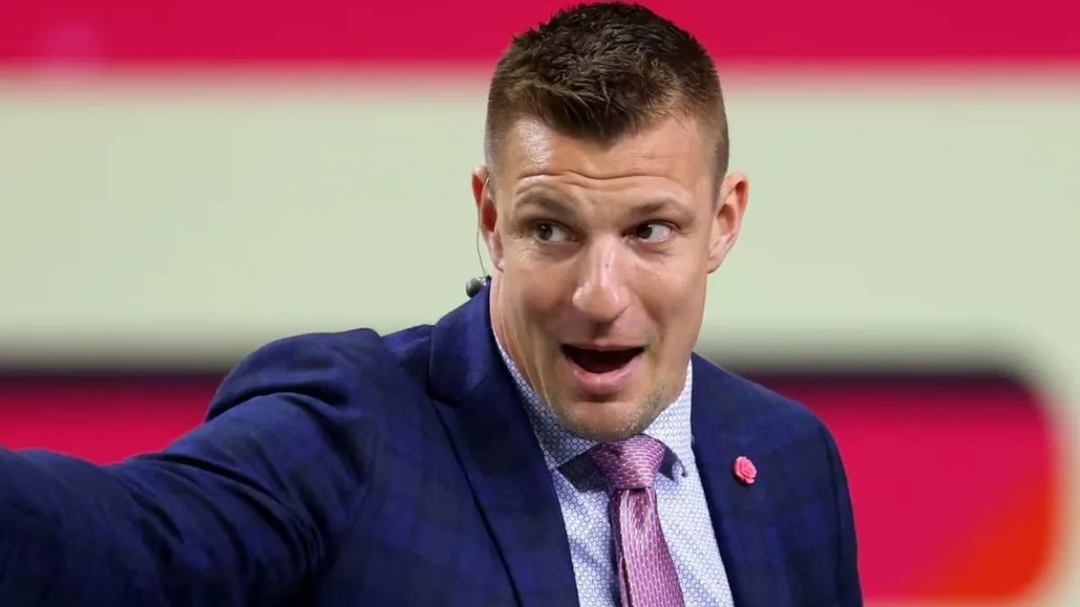 Rob Gronkowski Shares Which Current NFL Tight End Reminds Him of His Playing Days