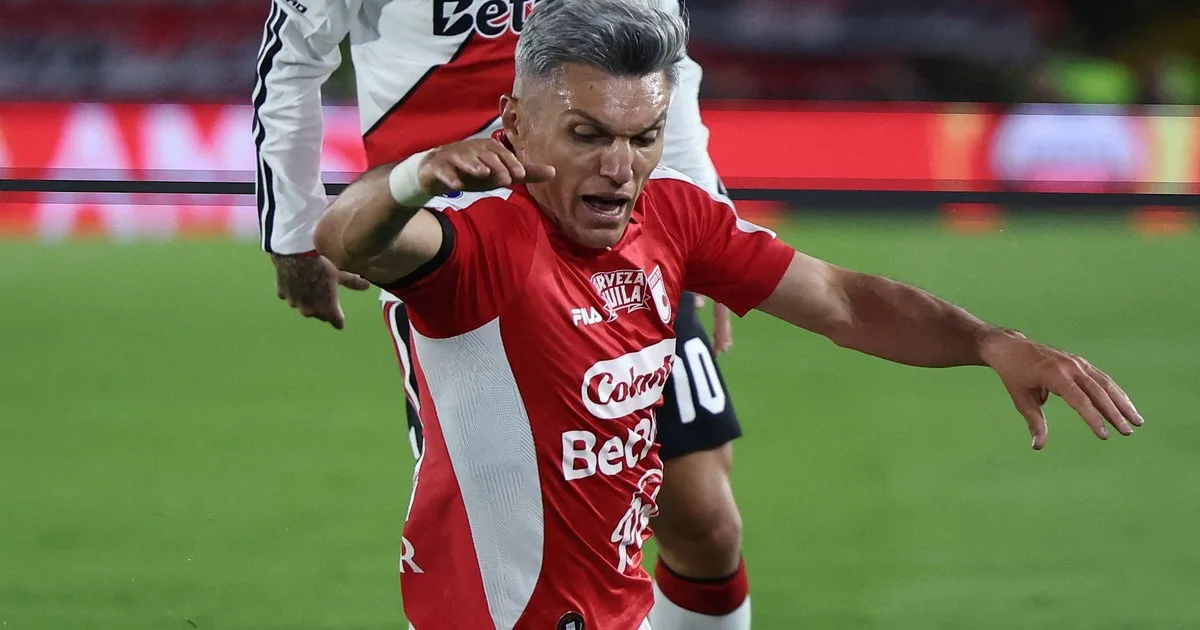 Preocupación en Independiente Santa Fe por el golpe en la cabeza de Daniel Torres: ¿llega a la vuelta vs River?