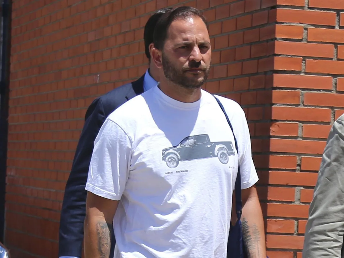 Antonio Tejado, impasible ante su 'inminente reencuentro' con María del Monte en la boda de su hermano