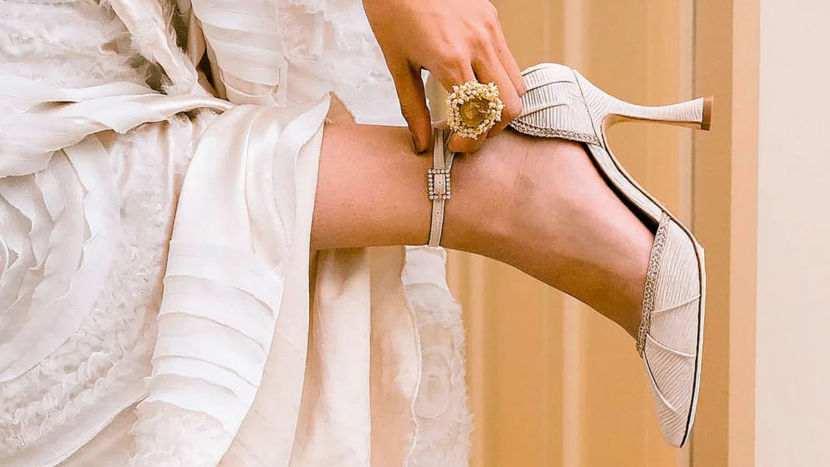 Los zapatos personalizados son el nuevo capricho de las novias: así se diseña un modelo único desde cero