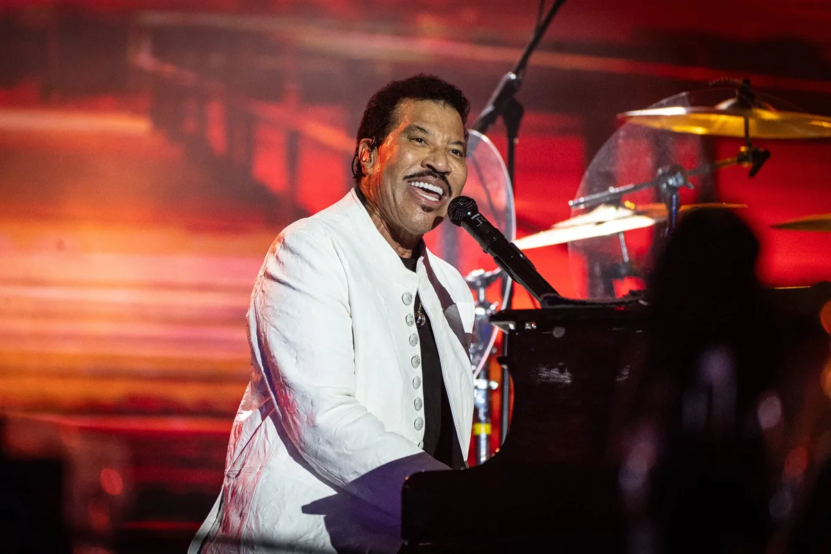 Lionel Richie passa por procedimento cardíaco