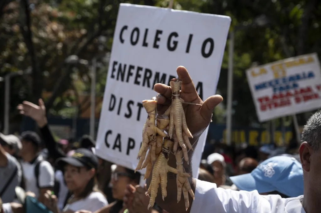 Sector salud denuncia que los aguinaldos se calculan con base en un salario congelado desde 2022