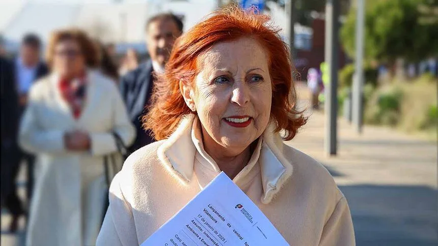 Passos diz que o tempo de Montenegro está a esgotar-se. Ministra responde: há problemas por resolver desde o seu Governo
