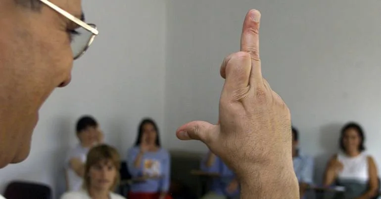 Surdos sem acesso direto ao 112 há quase cinco anos