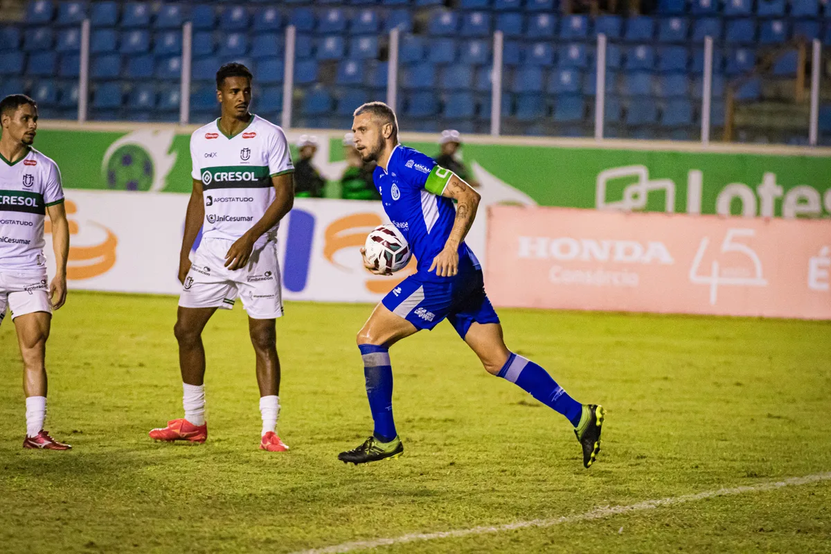 Confiança perde três jogadores suspensos para duelo contra o Anápolis