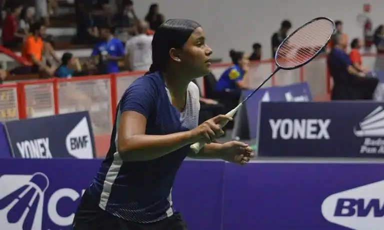 Yasmin Nascimento e Laura Roviezzo vencem de virada e avançam no Mundial