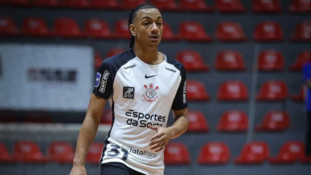 Novo Leozinho? Corinthians testa artilheiro do futsal no campo após pedido de Fernando Diniz; entenda