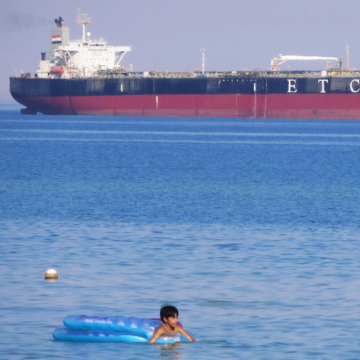 Gulf Tankers Are Running Out of Ways to Export Oil: ‘These Waters Aren’t Safe’